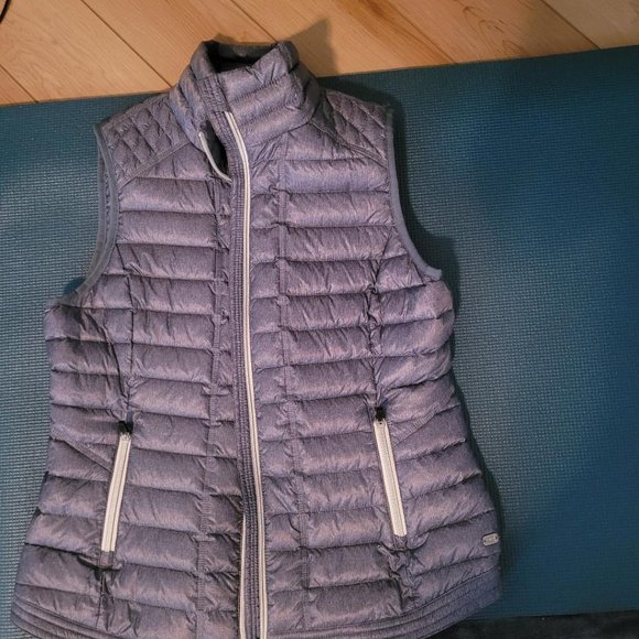 Tommy Hilfiger Jackets & Blazers - Tommy Hilfiger gray puffer vest Sport, size medium